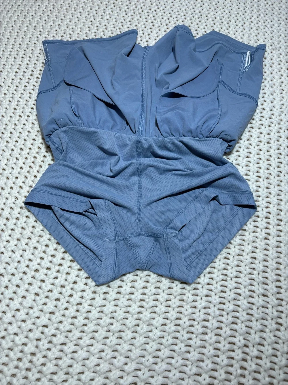lululemon blue willow/white lightweight relaxed short 3” long liner size 6